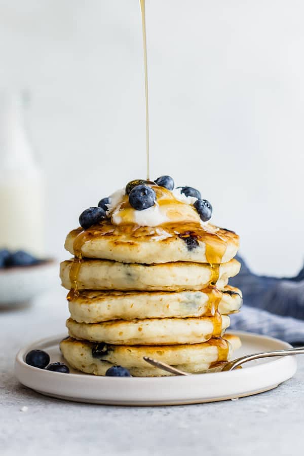vegan-blueberry-pancakes-4-1-of-1.jpg