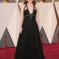 julianne-moore-oscars-red-carpet-2016-411x616.jpeg