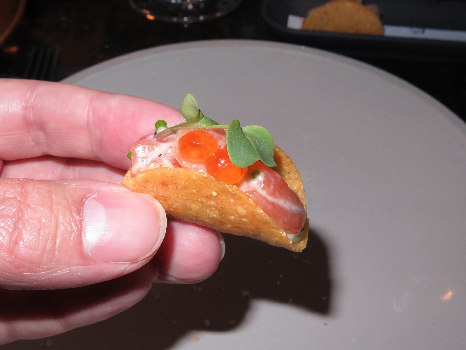 Mini taco de tártaro de salmão
