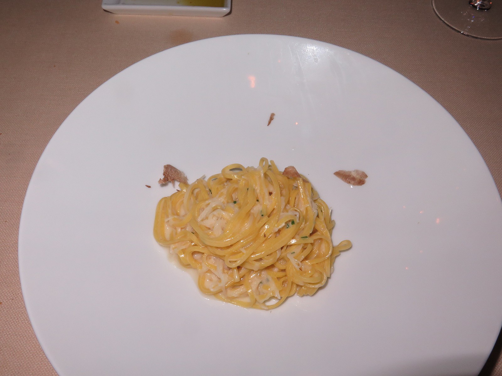 Tagliolini with black salsifies, chives and with truffle from Alba